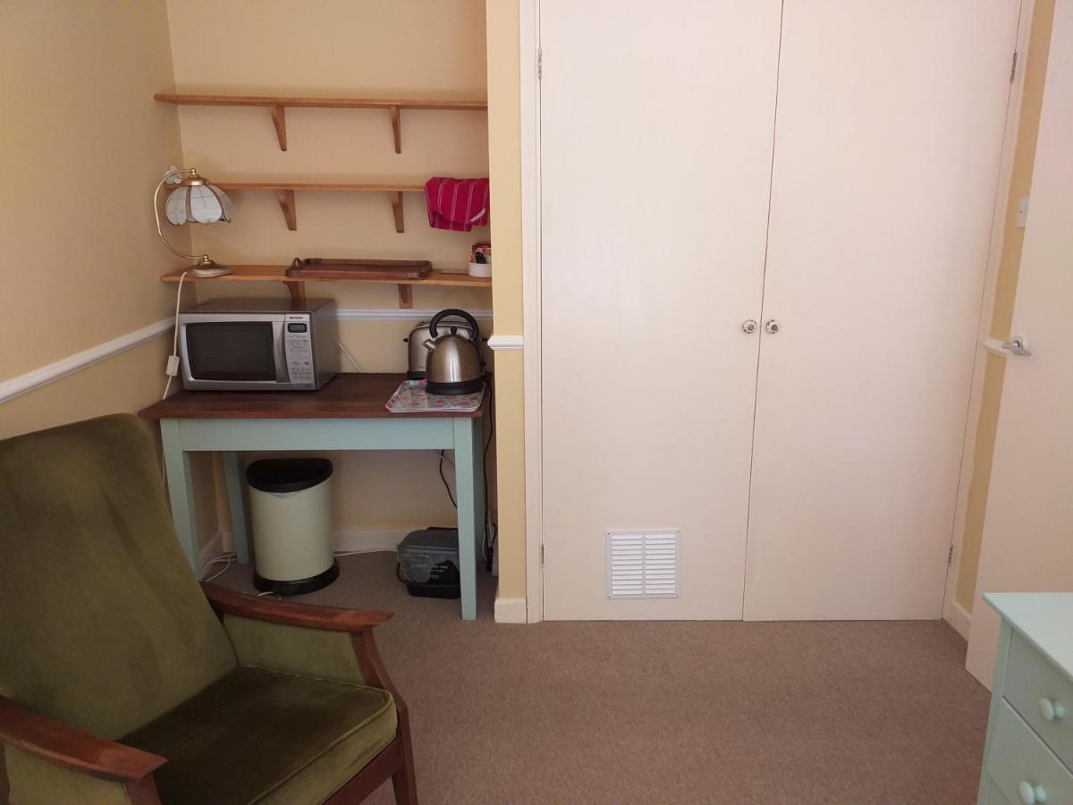 City Centre Double Room With A View, With Parking, Desk & Kitchenette 诺里奇 外观 照片